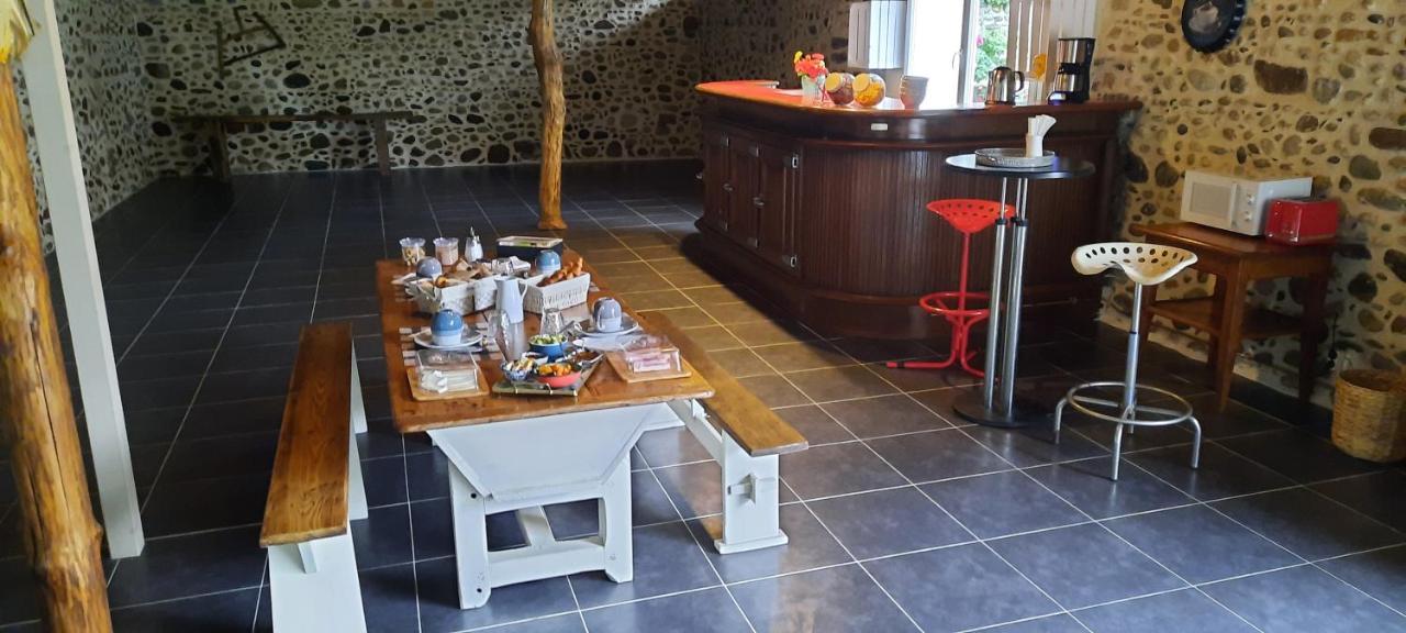 La Ferme Aux Fleurs Acomodação com café da manhã Ossun Exterior foto