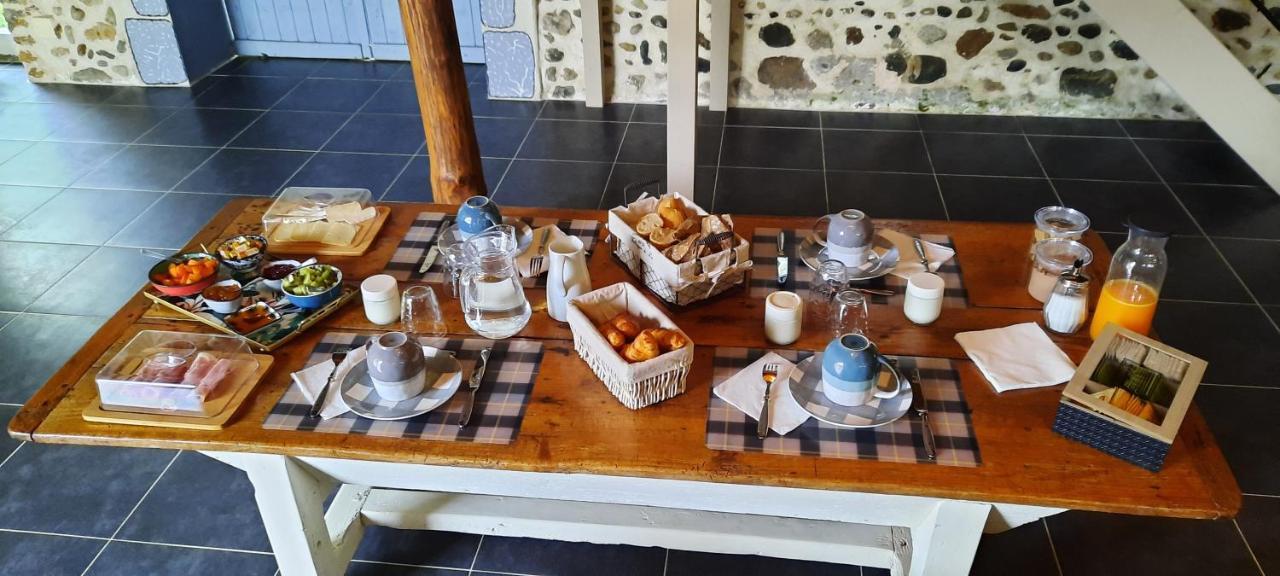 La Ferme Aux Fleurs Acomodação com café da manhã Ossun Exterior foto